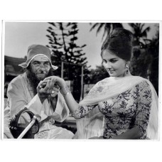 Movie still : Rajender Nath (Saheli-1965)